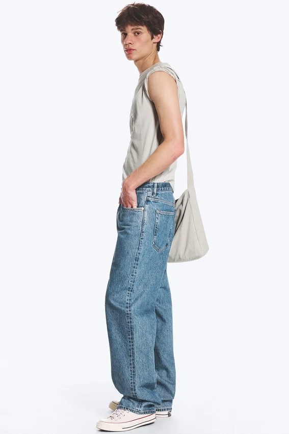 Galaxy Mid Rise Loose Straight Jeans – 90S Blue – Mittelblau Galaxy Mid Rise Loose Straight Jeans – 90S Blue – Mittelblau