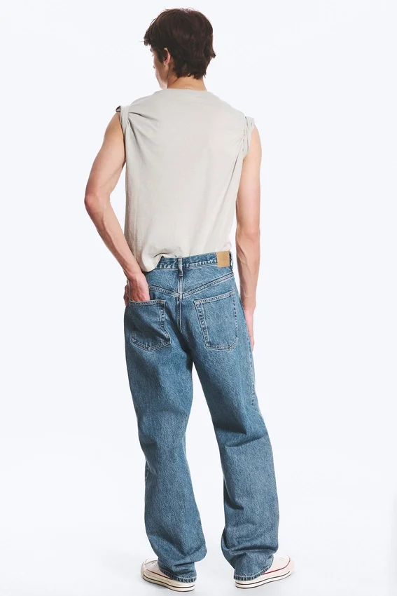 Galaxy Mid Rise Loose Straight Jeans – 90S Blue – Mittelblau Galaxy Mid Rise Loose Straight Jeans – 90S Blue – Mittelblau