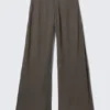 Gekräuselte Hose mit niedriger Leibhöhe und weitem Bein – Dunkelbraun Gekräuselte Hose mit niedriger Leibhöhe und weitem Bein – Dunkelbraun