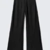 Gekräuselte Hose mit niedriger Leibhöhe und weitem Bein – Schwarz Gekräuselte Hose mit niedriger Leibhöhe und weitem Bein – Schwarz