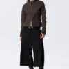 Genevieve Slim strukturierte Baumwolljacke mit Reißverschluss – Dunkelgrau Genevieve Slim strukturierte Baumwolljacke mit Reißverschluss – Dunkelgrau