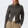 Genevieve Slim strukturierte Baumwolljacke mit Reißverschluss – Dunkelgrau Genevieve Slim strukturierte Baumwolljacke mit Reißverschluss – Dunkelgrau