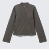Genevieve Slim strukturierte Baumwolljacke mit Reißverschluss – Dunkelgrau Genevieve Slim strukturierte Baumwolljacke mit Reißverschluss – Dunkelgrau