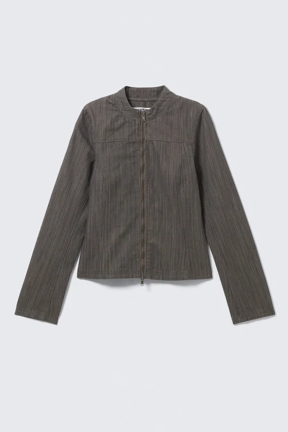 Genevieve Slim strukturierte Baumwolljacke mit Reißverschluss – Dunkelgrau Genevieve Slim strukturierte Baumwolljacke mit Reißverschluss – Dunkelgrau