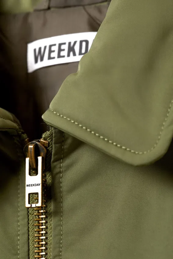 Gepolsterte Bomberjacke aus Twill – Staubiges Olivgrün Gepolsterte Bomberjacke aus Twill – Staubiges Olivgrün