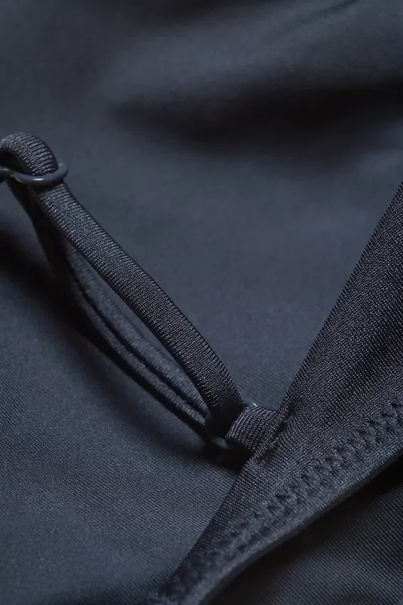 Gepolstertes Bikini-Oberteil mit Bindeband – Dunkelblau Gepolstertes Bikini-Oberteil mit Bindeband – Dunkelblau