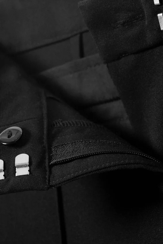 Gerade Anzughose mit niedriger Leibhöhe – Schwarz Gerade Anzughose mit niedriger Leibhöhe – Schwarz