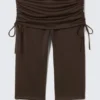 Geraffte Capri-Leggings mit niedriger Leibhöhe – Dunkelbraun Geraffte Capri-Leggings mit niedriger Leibhöhe – Dunkelbraun