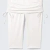 Geraffte Capri-Leggings mit niedriger Leibhöhe – Off-White Geraffte Capri-Leggings mit niedriger Leibhöhe – Off-White