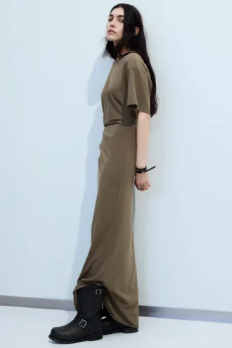 Gerafftes kurzärmeliges Maxikleid – Dark Mole
