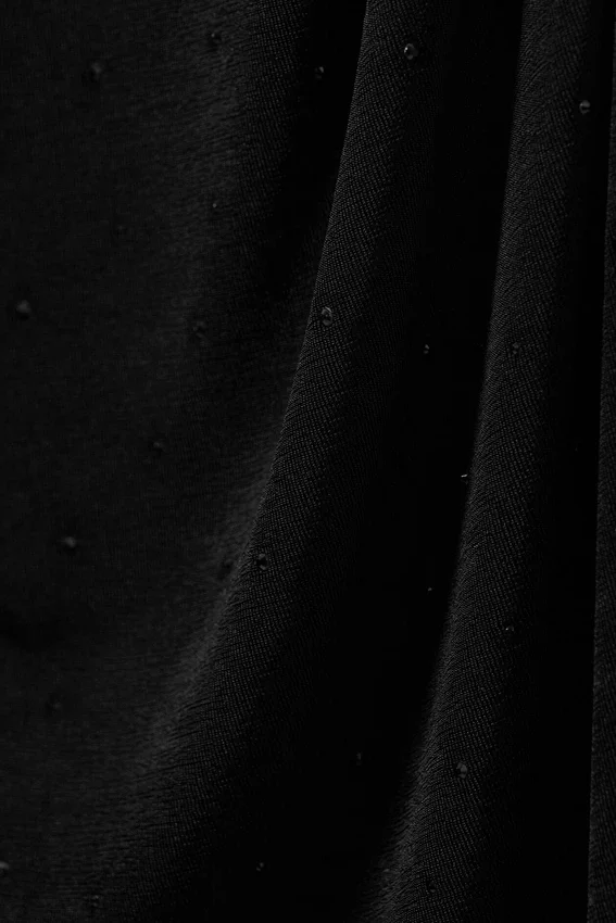 Gerafftes, langärmeliges Minikleid mit U-Boot-Ausschnitt – Schwarz – Strasssteine Gerafftes, langärmeliges Minikleid mit U-Boot-Ausschnitt – Schwarz – Strasssteine
