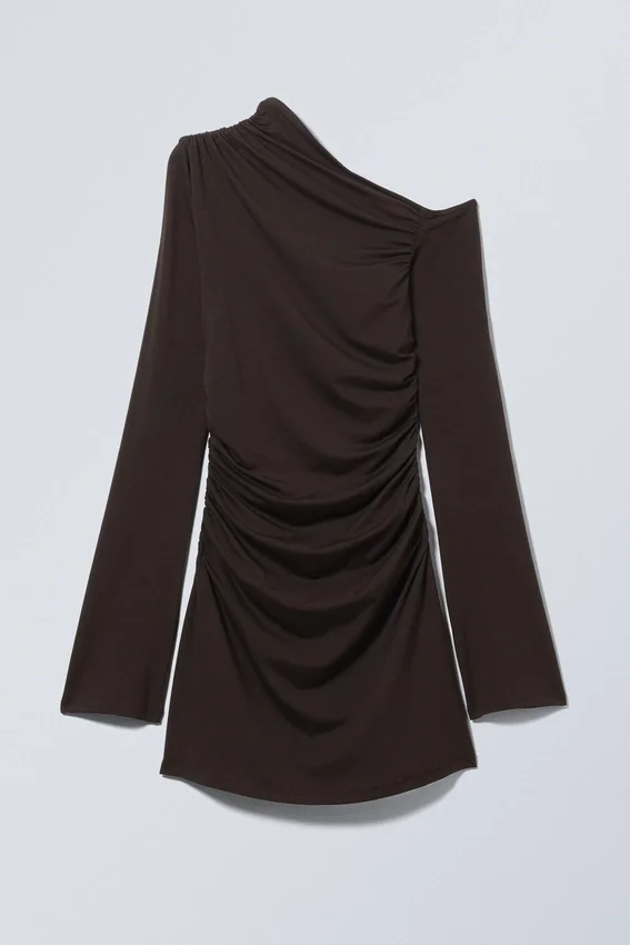 Gerafftes Minikleid mit langen Ärmeln – Dunkelbraun Gerafftes Minikleid mit langen Ärmeln – Dunkelbraun