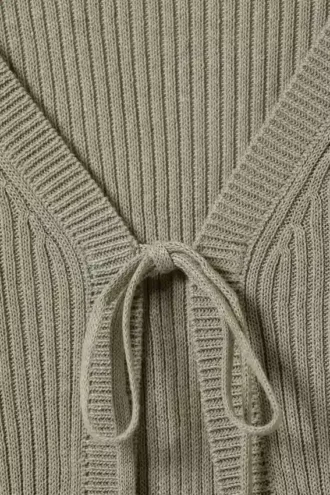 Gerippte Strickjacke mit Bindeband vorne – Khaki-Grün