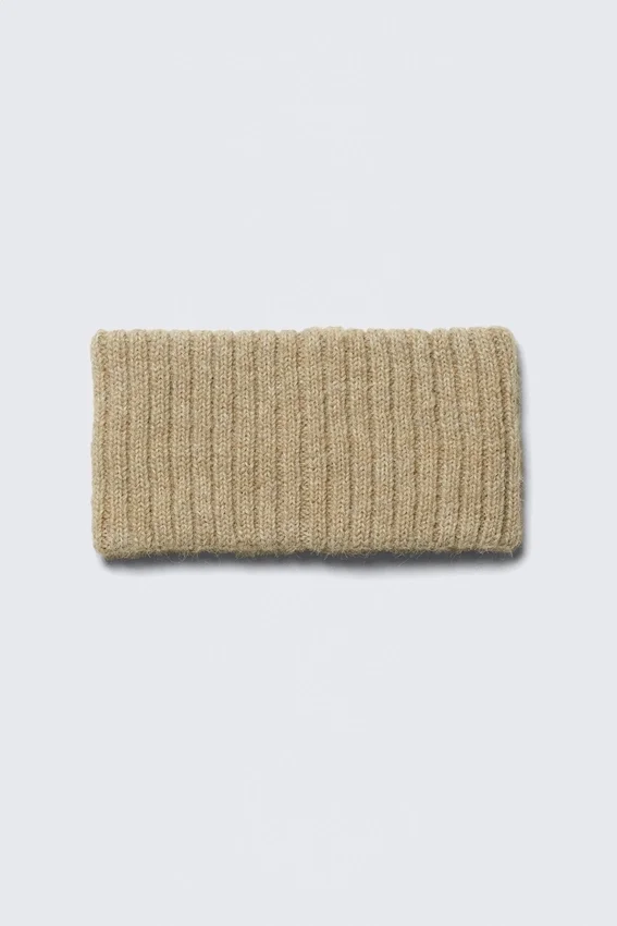 Geripptes Stirnband – Dusty Beige Geripptes Stirnband – Dusty Beige