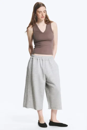 Geripptes Tanktop mit V-Ausschnitt – Dusty Plum