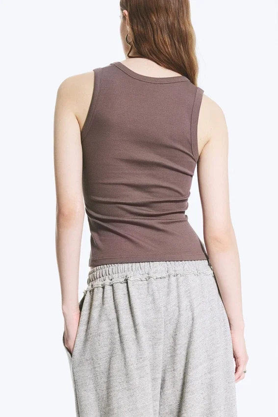 Geripptes Tanktop mit V-Ausschnitt – Dusty Plum Geripptes Tanktop mit V-Ausschnitt – Dusty Plum