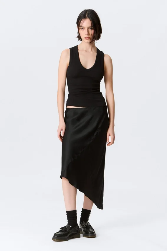 Geripptes Tanktop mit V-Ausschnitt – Schwarz Geripptes Tanktop mit V-Ausschnitt – Schwarz