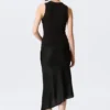 Geripptes Tanktop mit V-Ausschnitt – Schwarz Geripptes Tanktop mit V-Ausschnitt – Schwarz