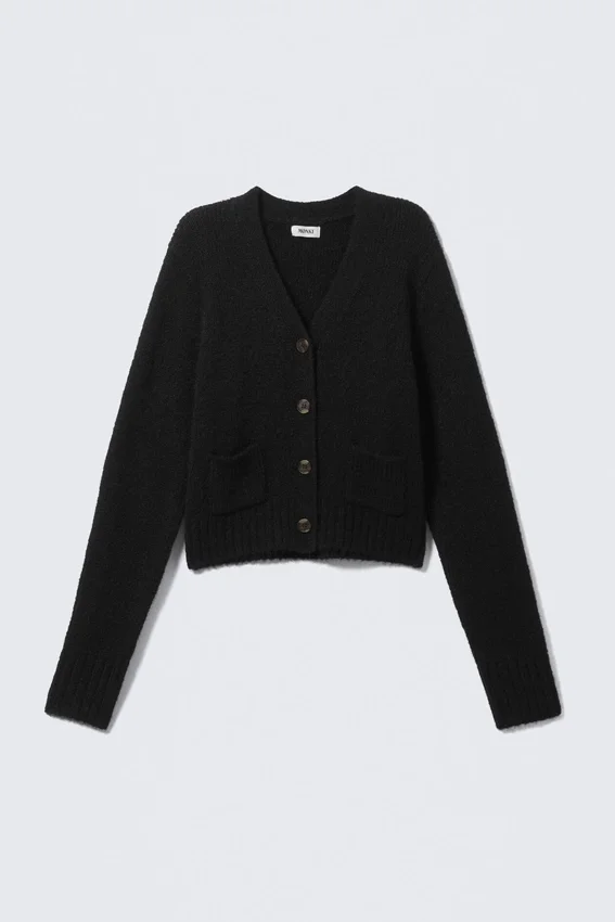 Gestreifte Strickjacke mit V-Ausschnitt – Schwarz Gestreifte Strickjacke mit V-Ausschnitt – Schwarz