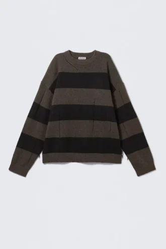 Gestreifter Strickpullover im Used-Look – braune und schwarze Streifen Gestreifter Strickpullover im Used-Look – braune und schwarze Streifen