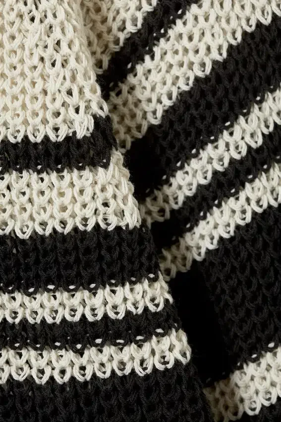 Gestreifter Strickpullover mit Raglanärmeln – Gestreift Beige Gestreifter Strickpullover mit Raglanärmeln – Gestreift Beige