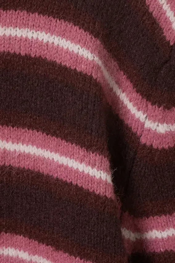 Gestrickte Strickjacke mit Knöpfen – dunkelrote und rosa Streifen Gestrickte Strickjacke mit Knöpfen – dunkelrote und rosa Streifen