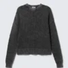 Gewaschener, übergroßer, kastenförmiger Pullover – gewaschen, schwarz Gewaschener, übergroßer, kastenförmiger Pullover – gewaschen, schwarz