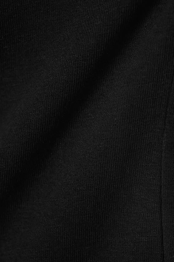 Haltertop mit quadratischem Ausschnitt – Schwarz Haltertop mit quadratischem Ausschnitt – Schwarz