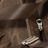 Handtasche aus Baumwoll-Canvas mit Rüschen – gewaschenes Dunkelbraun Handtasche aus Baumwoll-Canvas mit Rüschen – gewaschenes Dunkelbraun