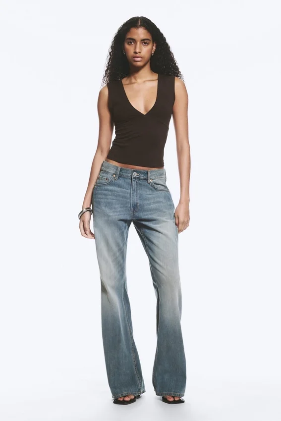Helix Low Rise Regular Flared Jeans – Gloria Blue – Mittelblau Helix Low Rise Regular Flared Jeans – Gloria Blue – Mittelblau