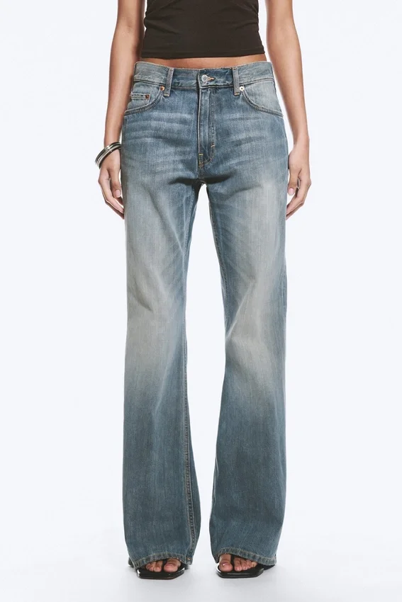 Helix Low Rise Regular Flared Jeans – Gloria Blue – Mittelblau Helix Low Rise Regular Flared Jeans – Gloria Blue – Mittelblau