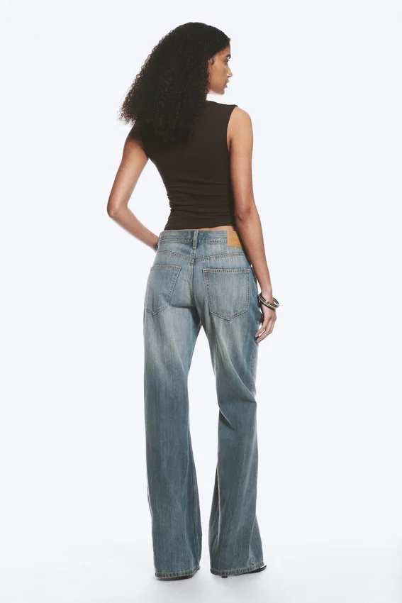 Helix Low Rise Regular Flared Jeans – Gloria Blue – Mittelblau Helix Low Rise Regular Flared Jeans – Gloria Blue – Mittelblau