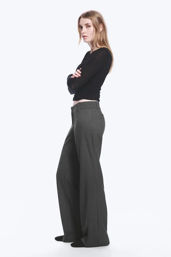 Hose mit niedriger Leibhöhe und ausgestelltem Bein – Dunkelgrau meliert Hose mit niedriger Leibhöhe und ausgestelltem Bein – Dunkelgrau meliert