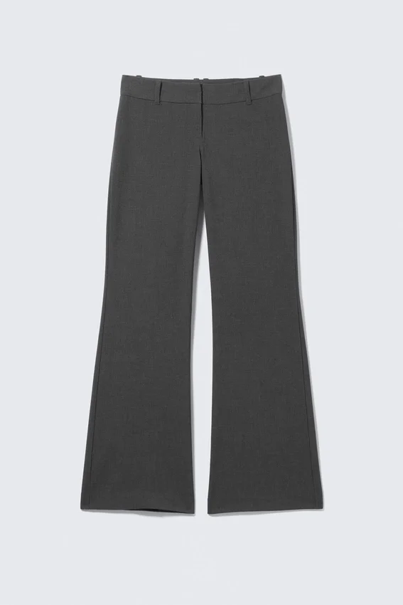 Hose mit niedriger Leibhöhe und ausgestelltem Bein – Dunkelgrau meliert Hose mit niedriger Leibhöhe und ausgestelltem Bein – Dunkelgrau meliert