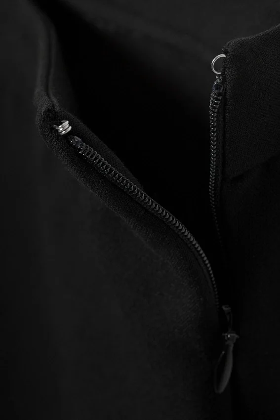 Hose mit niedriger Leibhöhe und ausgestelltem Bein – Schwarz Hose mit niedriger Leibhöhe und ausgestelltem Bein – Schwarz