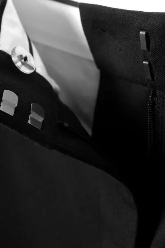 Hose mit niedriger Leibhöhe, weitem Bein und Falten – Schwarz Hose mit niedriger Leibhöhe, weitem Bein und Falten – Schwarz