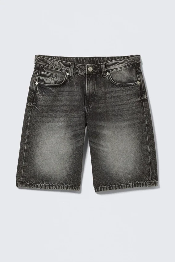 Imoo Denim-Shorts mit niedriger Leibhöhe und weitem Bein – Haunted Black – Schwarz Imoo Denim-Shorts mit niedriger Leibhöhe und weitem Bein – Haunted Black – Schwarz
