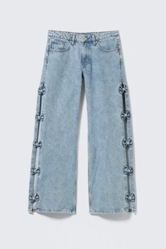 Imoo Low-Rise-Jeans mit weitem Bein und Schleife – Mittelblau – Mittelblau Imoo Low-Rise-Jeans mit weitem Bein und Schleife – Mittelblau – Mittelblau