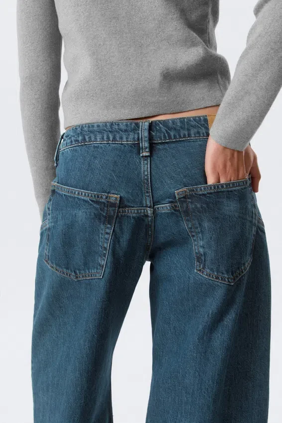 Jeans mit hoher Taille, geschwungenem Rückenteil und geradem Bein – Barrel – Mittelblau Jeans mit hoher Taille, geschwungenem Rückenteil und geradem Bein – Barrel – Mittelblau