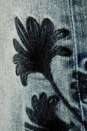 Jeans mit niedriger Leibhöhe, regulärer Passform und Bootcut – Perseus Blue – Mittelblau Jeans mit niedriger Leibhöhe, regulärer Passform und Bootcut – Perseus Blue – Mittelblau