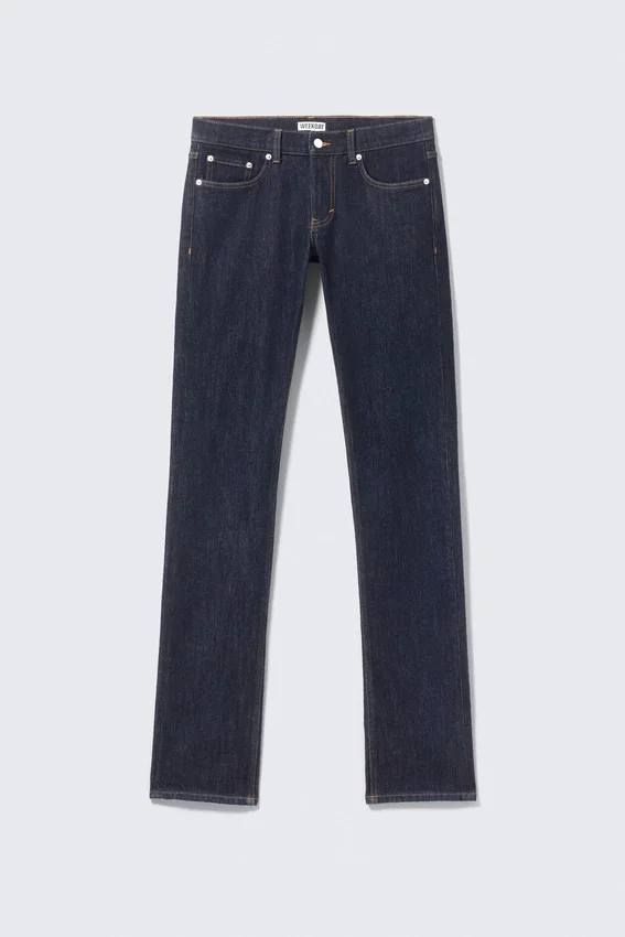 Jeans mit niedriger Leibhöhe und schmalem Bein – Blue Rinse – Dunkelblau Jeans mit niedriger Leibhöhe und schmalem Bein – Blue Rinse – Dunkelblau