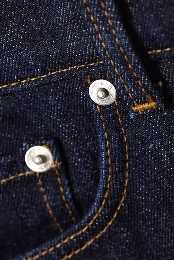 Jeans mit niedriger Leibhöhe und schmalem Bein – Blue Rinse – Dunkelblau Jeans mit niedriger Leibhöhe und schmalem Bein – Blue Rinse – Dunkelblau
