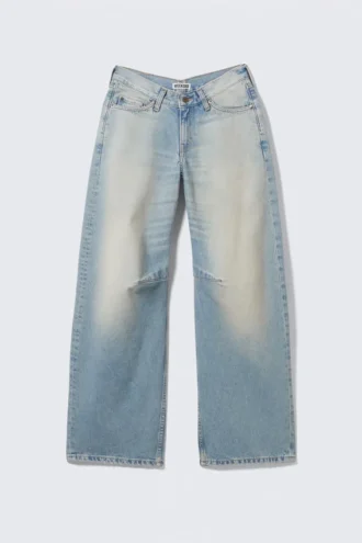 Jeans mit schrägem Schnitt, niedriger Taille und weitem Barrel – Port Blue – Hellblau Jeans mit schrägem Schnitt, niedriger Taille und weitem Barrel – Port Blue – Hellblau
