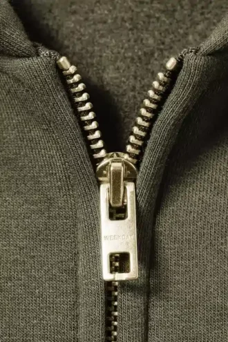 Kapuzenpullover mit Reißverschluss in lockerer Passform – gewaschen, dunkelgrün