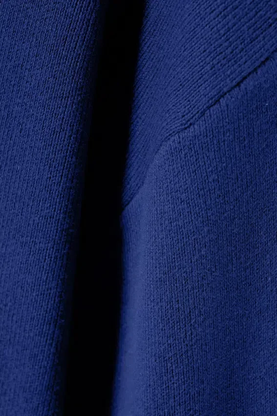 Kastenförmiger Strickpullover aus Baumwolle – Hellblau Kastenförmiger Strickpullover aus Baumwolle – Hellblau