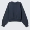 Kastenförmiges, kurz geschnittenes Sweatshirt aus Baumwolle – Dunkelblau Kastenförmiges, kurz geschnittenes Sweatshirt aus Baumwolle – Dunkelblau
