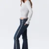 Katsumi Low-Rise-Jeans mit ausgefransten Beinen – Summit Blue – Dunkelblau Katsumi Low-Rise-Jeans mit ausgefransten Beinen – Summit Blue – Dunkelblau