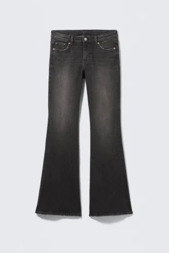 Katsumi Low-Rise-Jeans mit schmalem, ausgestelltem Bein – Phantom Black – Schwarz