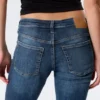 Katsumi Low Rise Slim Flared Leg Jeans – Peak Blue – Mittelblau Katsumi Low Rise Slim Flared Leg Jeans – Peak Blue – Mittelblau