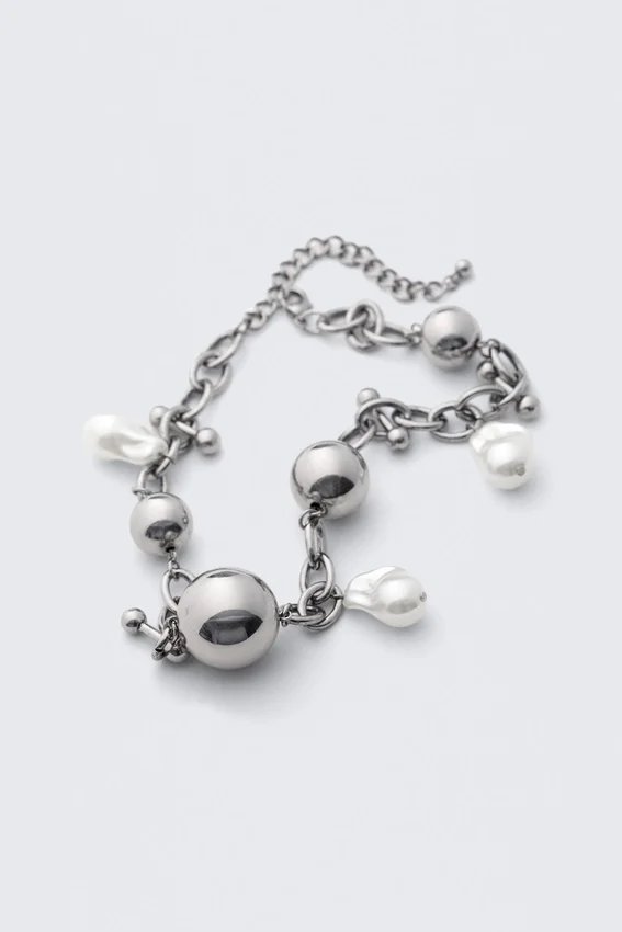 Kette mit klobigen Perlenanhängern – Silber Kette mit klobigen Perlenanhängern – Silber